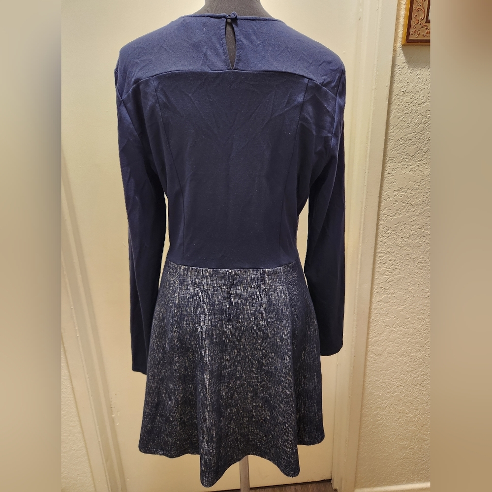 Dress - Picture 2 of 5